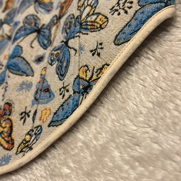 VICI Roam Free Butterfly Corset Crop Top - Picture 15 of 16